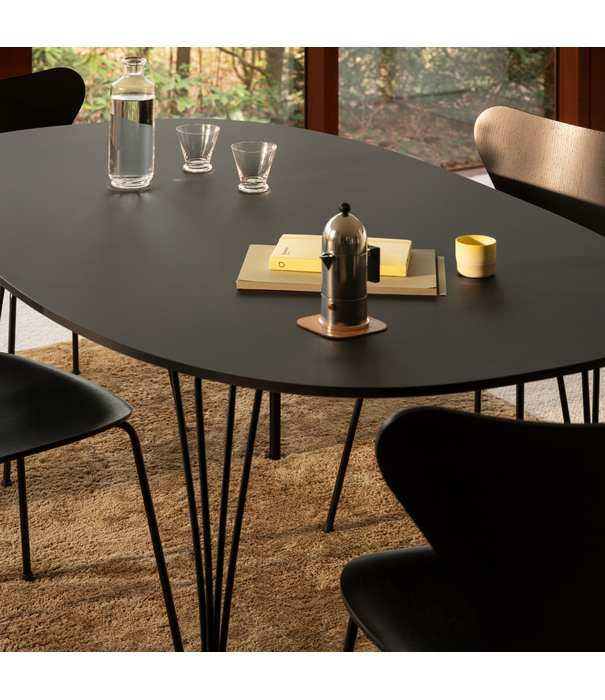 Fritz Hansen Superellipse B616 Table black laminate, black