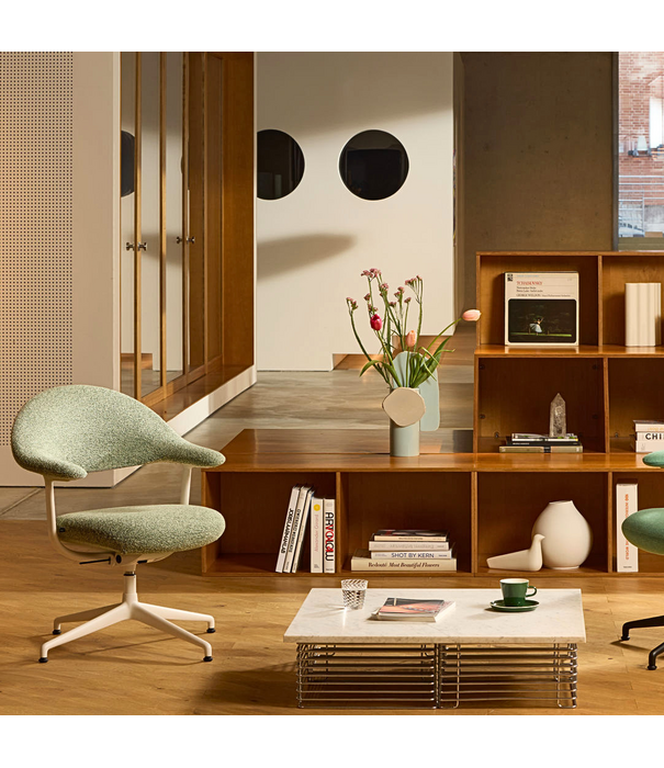 Vitra  Mynt Soft Stoel 4 ster basis soft light, Nubia ivory / forest