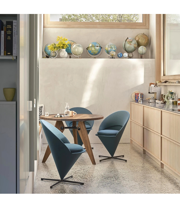 Vitra  Gueridon Dining Table solid dark oak
