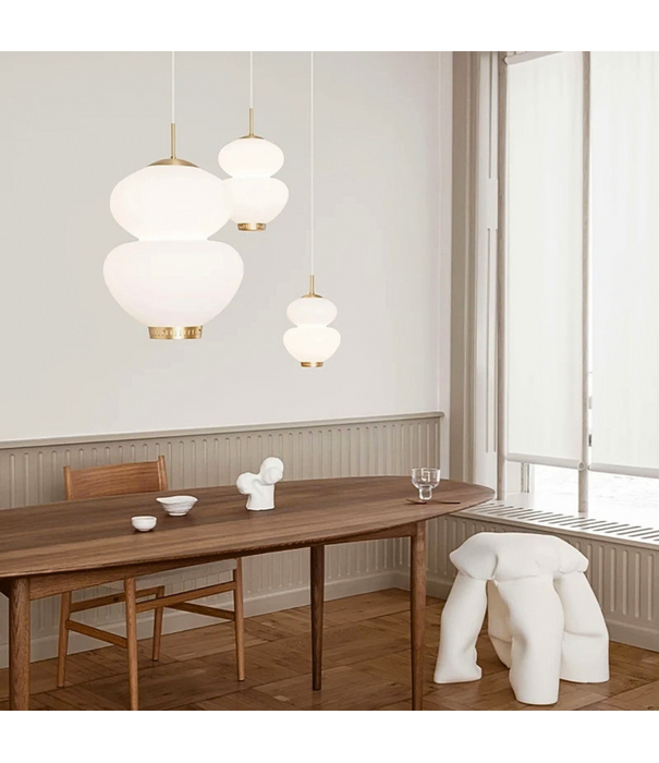 Lyfa  Peanut Hanglamp opaal glas, messing