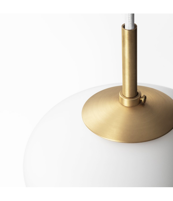 Lyfa  Peanut Hanglamp opaal glas, messing