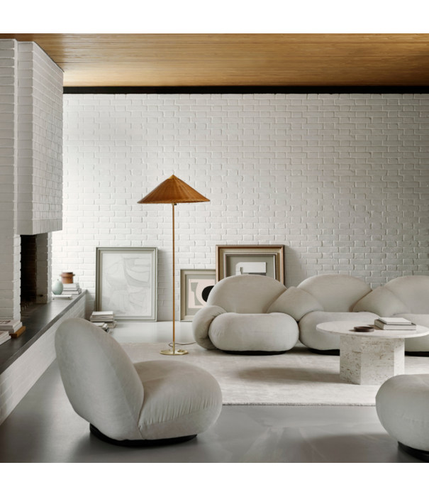 Gubi  Pacha Lounge Stoel Dora Boucle, pearl gold fixed voet