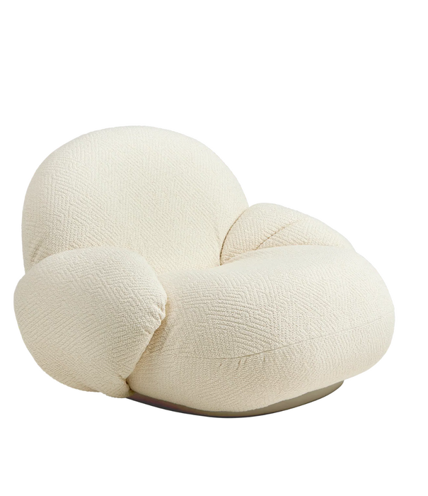 Gubi  Pacha Lounge Armstoel Dora Boucle, pearl gold swivel voet