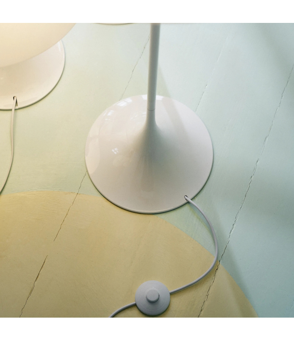 Louis Poulsen  Panthella 400 Vloerlamp