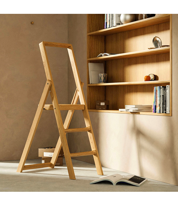 Design House Stockholm  Step Stepladder donker eiken