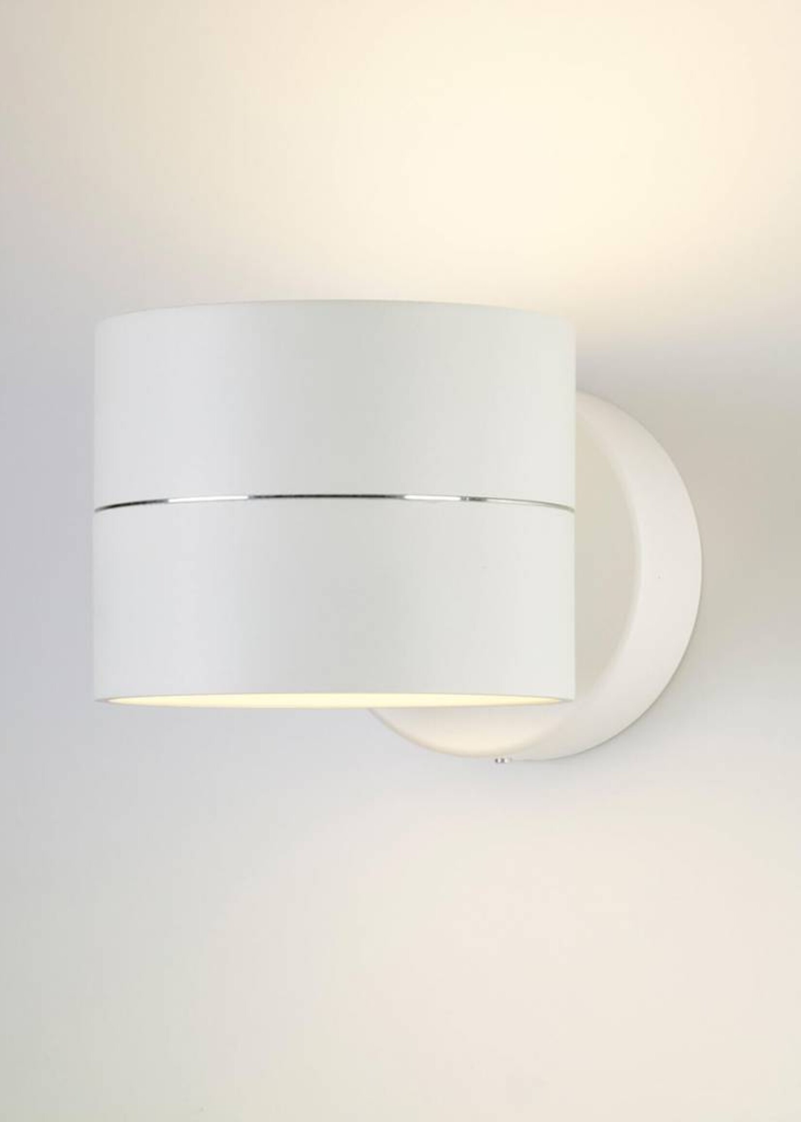 Oligo Tudor wandlamp