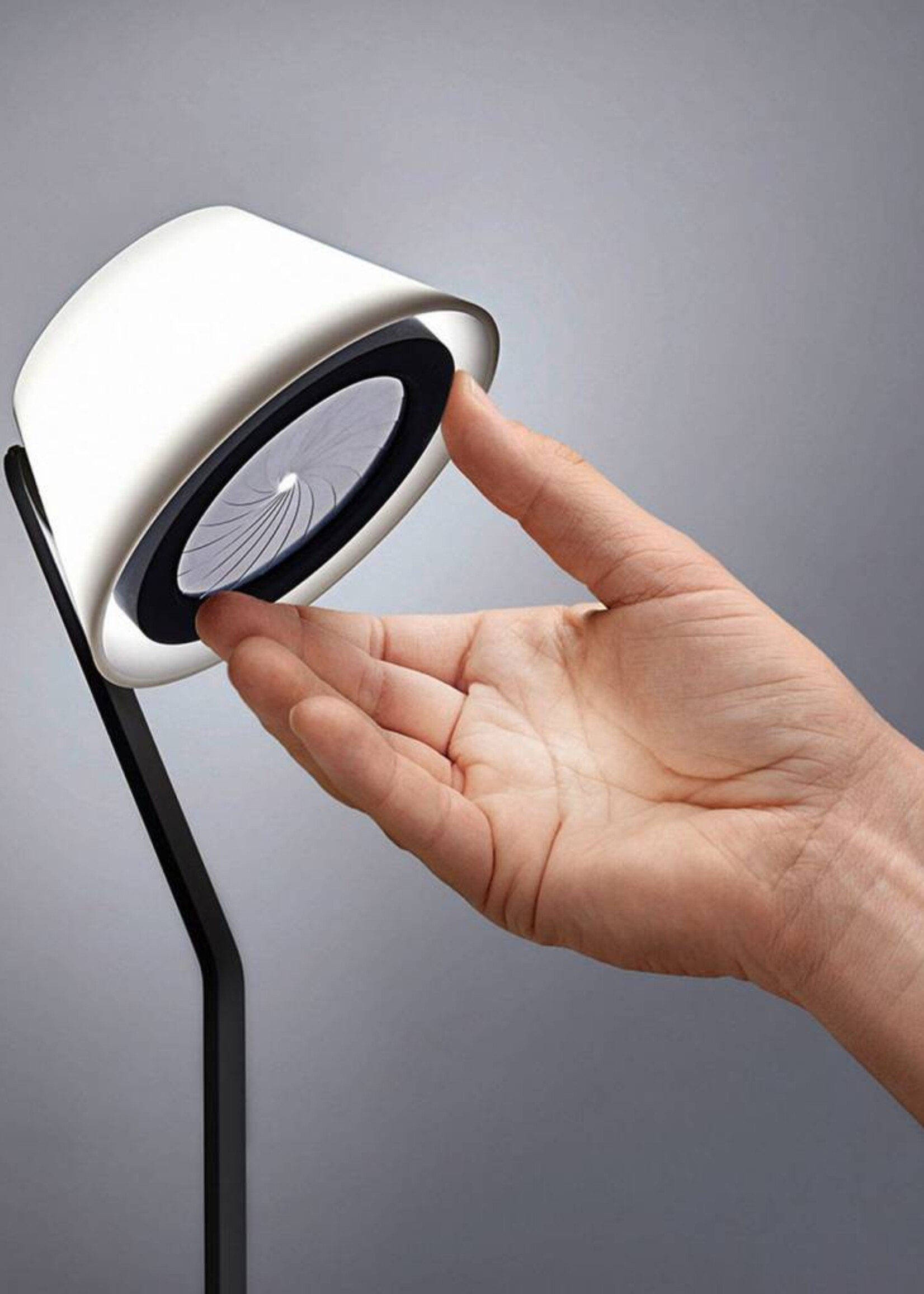 Occhio Lei lettura vloerlamp. Chroom