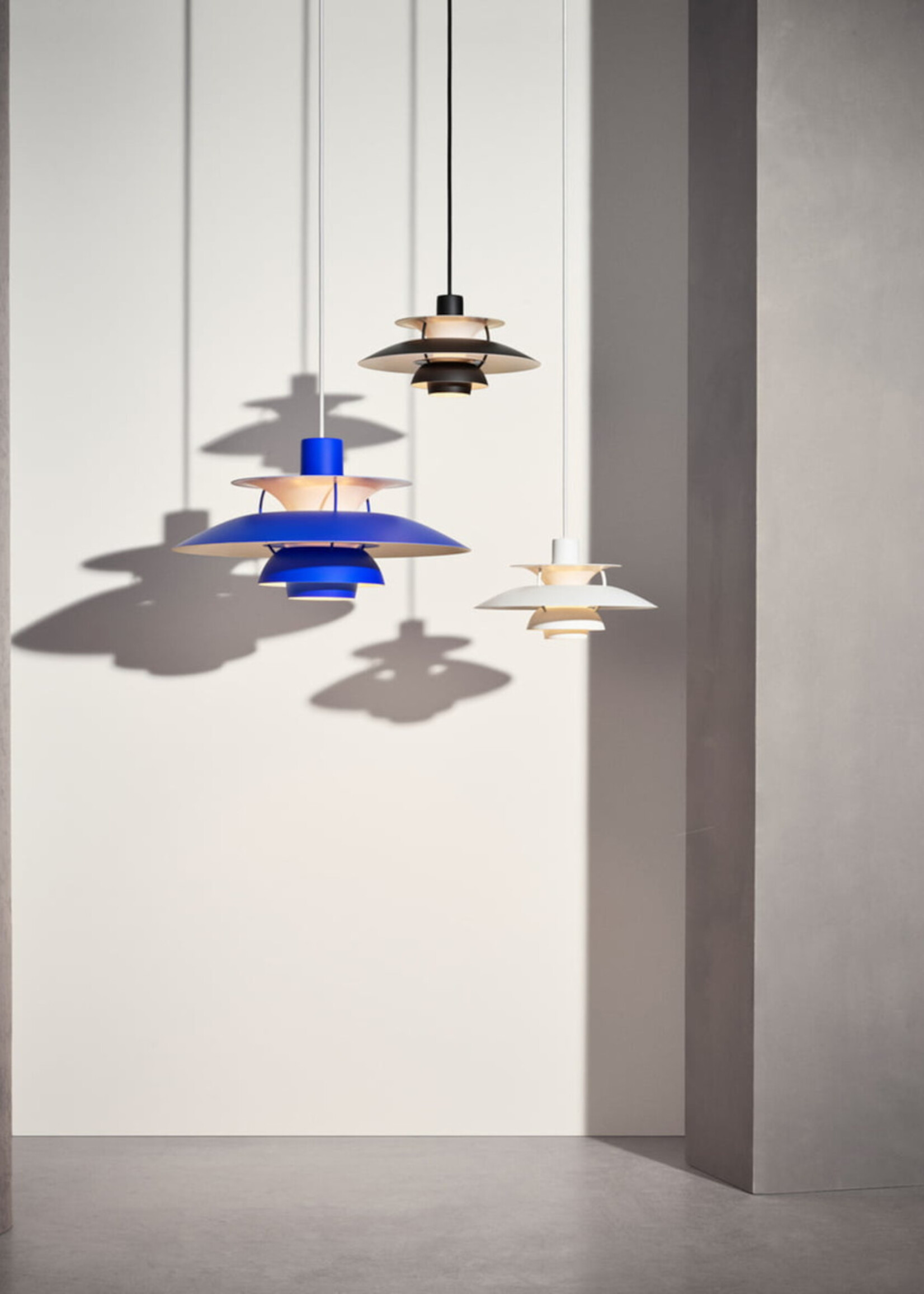 Louis Poulsen PH 5 hanglamp. Monochrome Blue