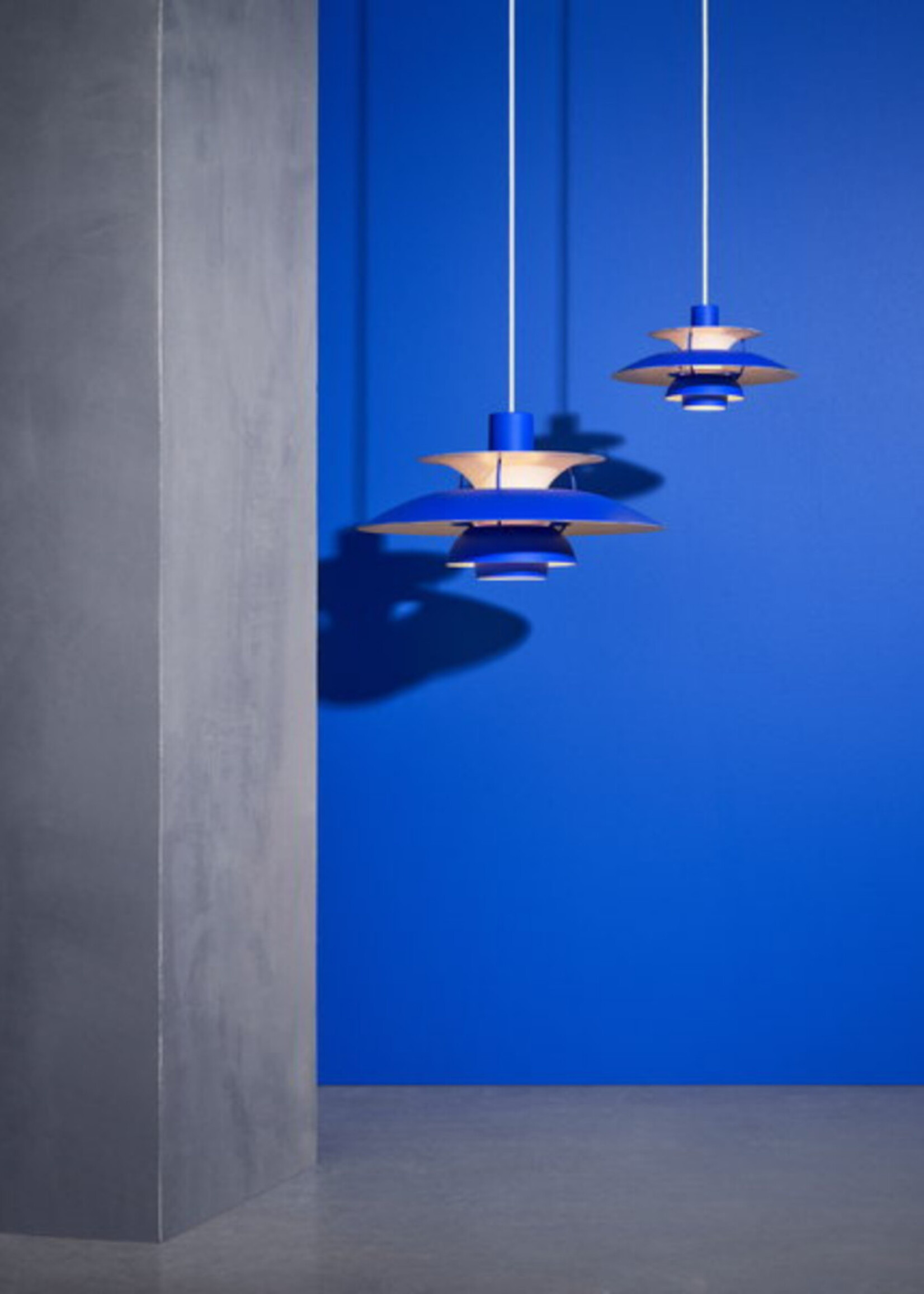 Louis Poulsen PH 5 hanglamp. Monochrome Blue