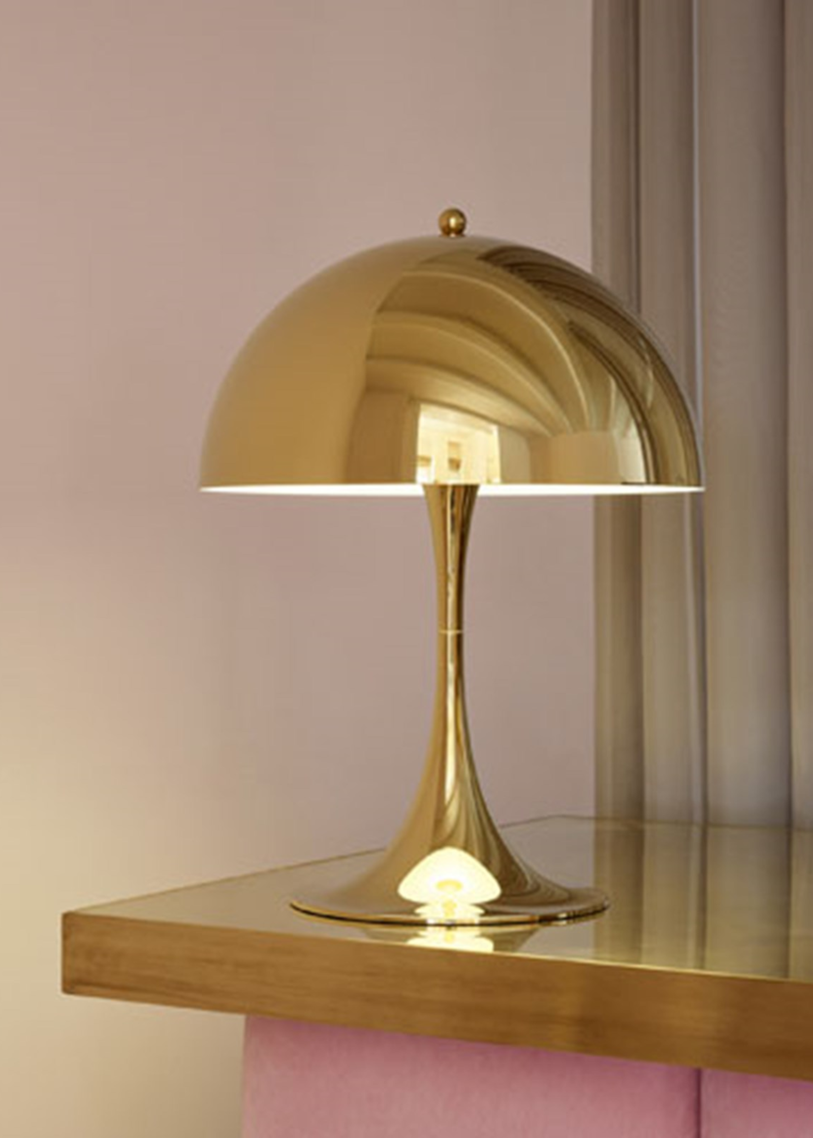 Louis Poulsen Panthella 250 tafellamp