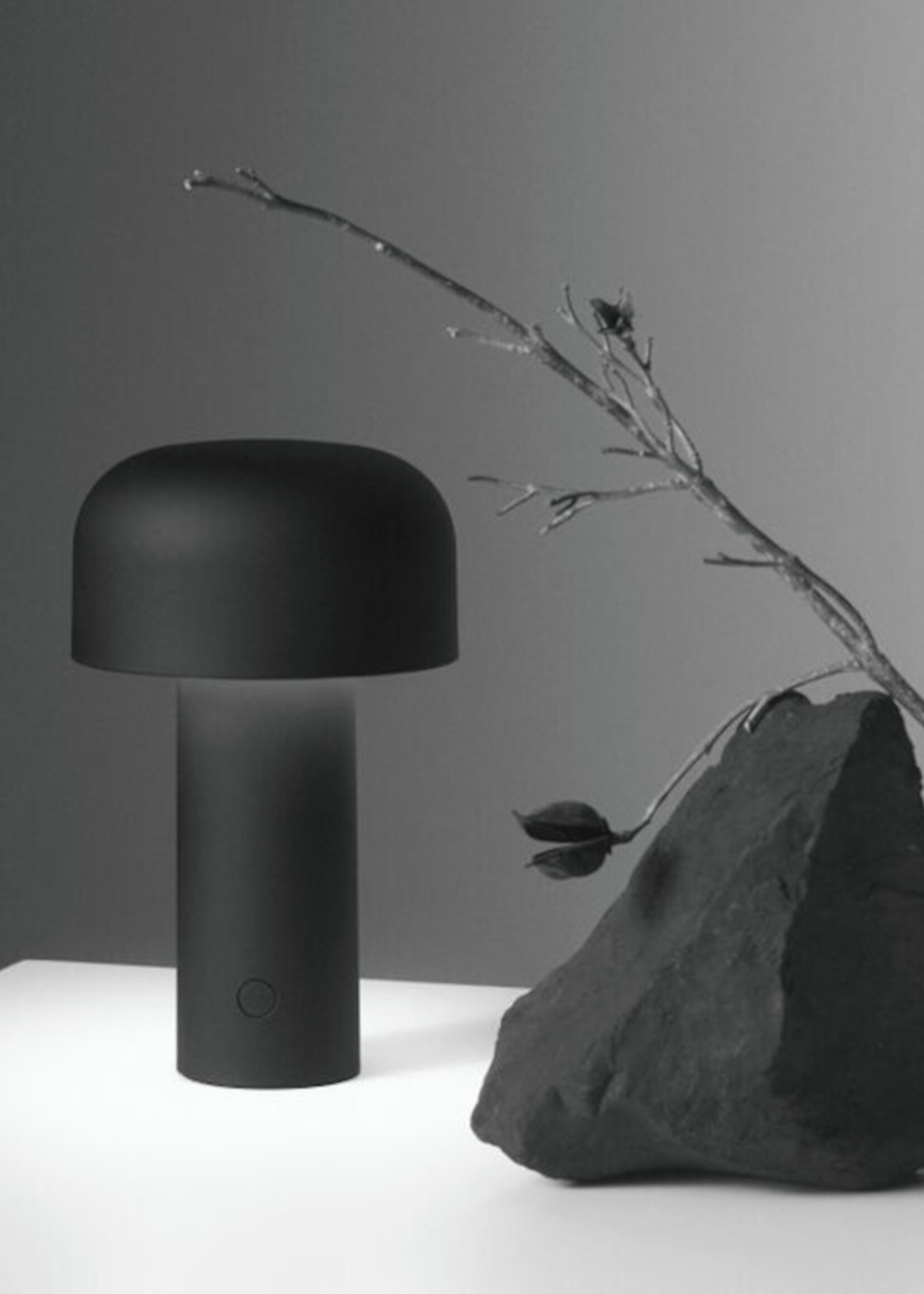 Flos Bellhop tafellamp, Mat Zwart