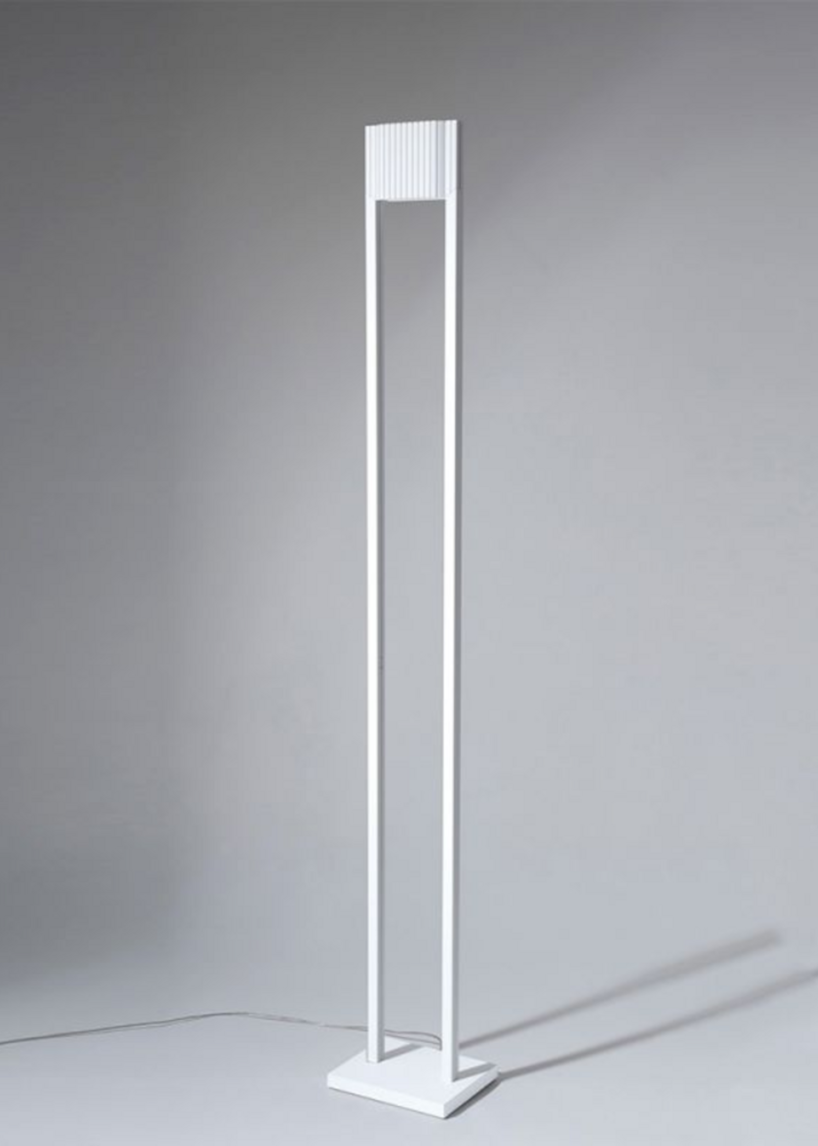 Steve Lechot Uniuc vloerlamp Showroom opruiming