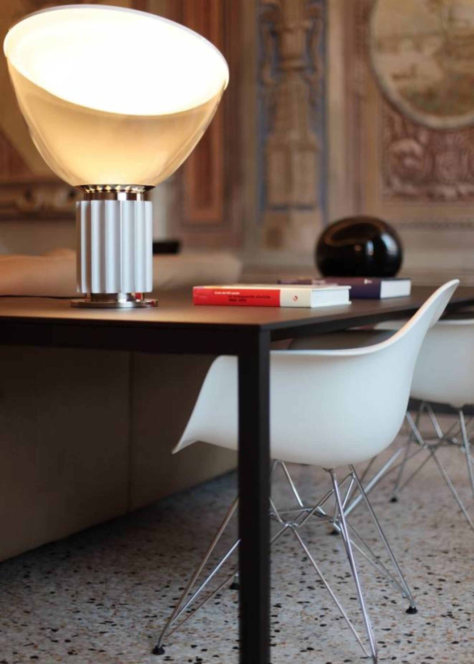 Flos Taccia (PMMA) tafellamp