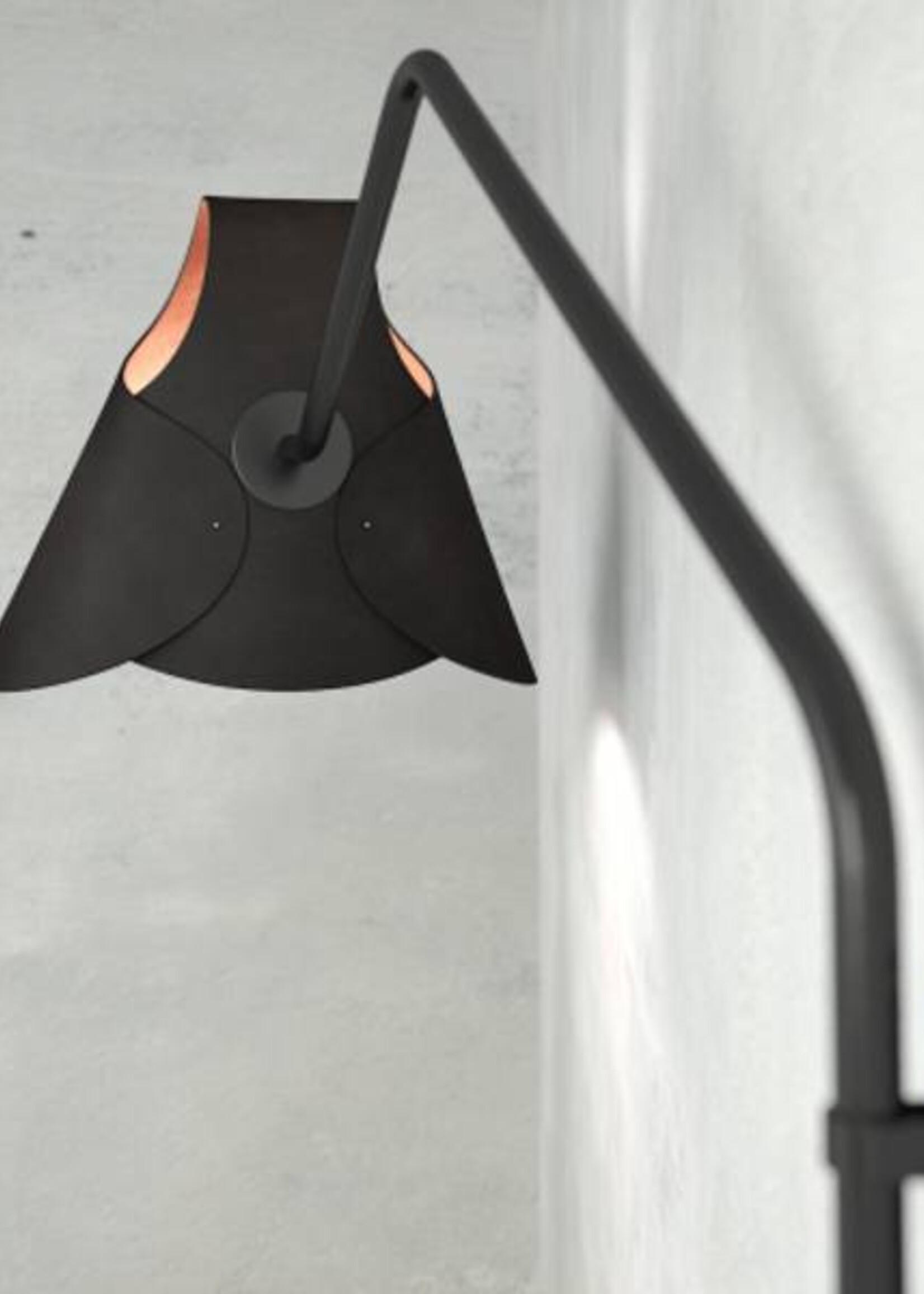 Jacco Maris Mrs.Q Coated Steel wandlamp