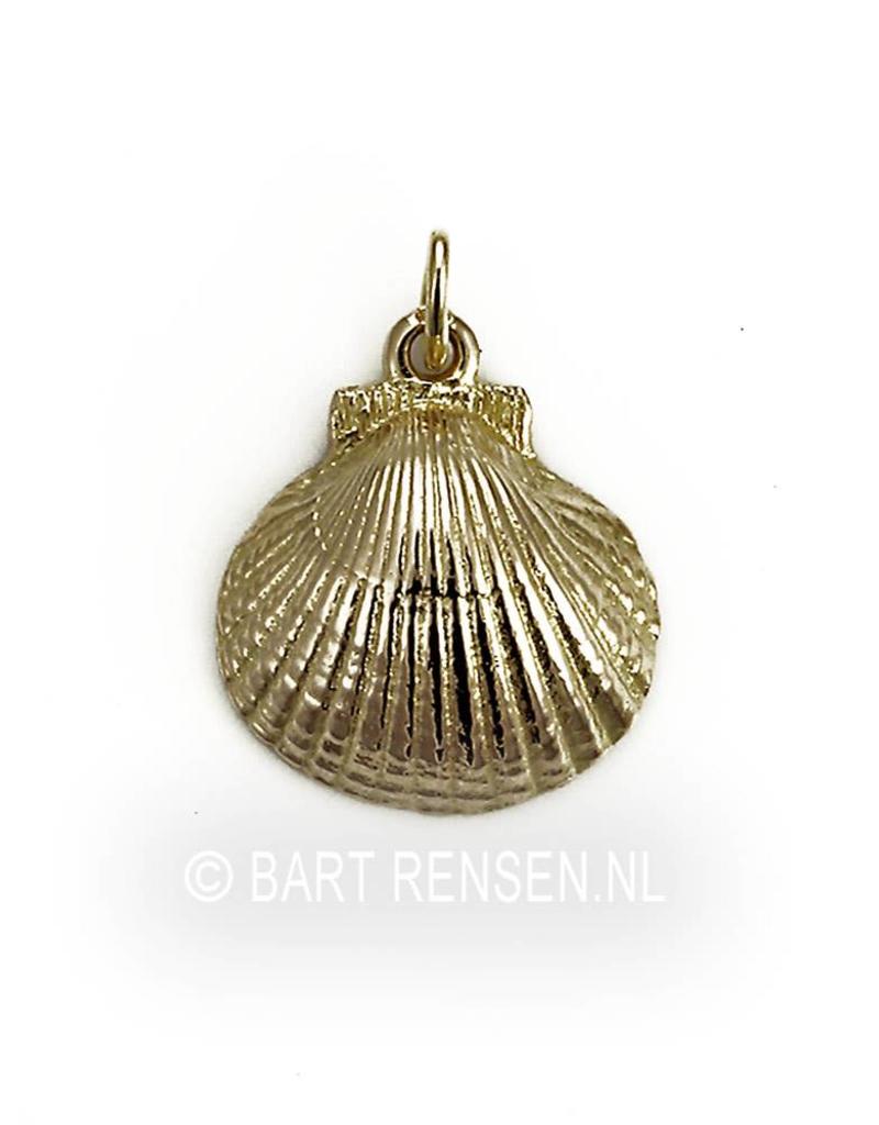 St. Jacobs shell pendant 14 carat gold