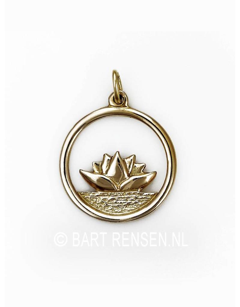 Lotus pendant - 14 carat gold