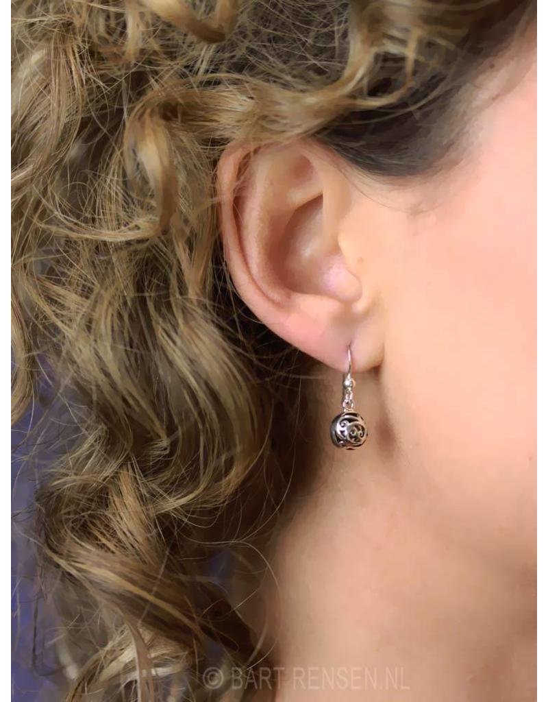 Opengewerkte Bolletjes oorhangers - echt zilver
