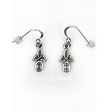 Triquetra oorhangers met steen  - echt zilver