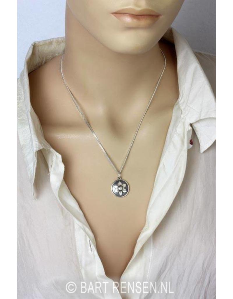 Sacral Chakra Pendant - carnelian - 14 carat gold