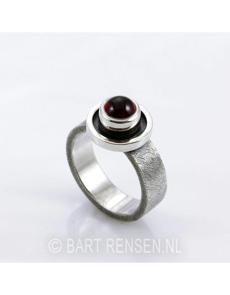 Ring with garnet stone - sterling silver
