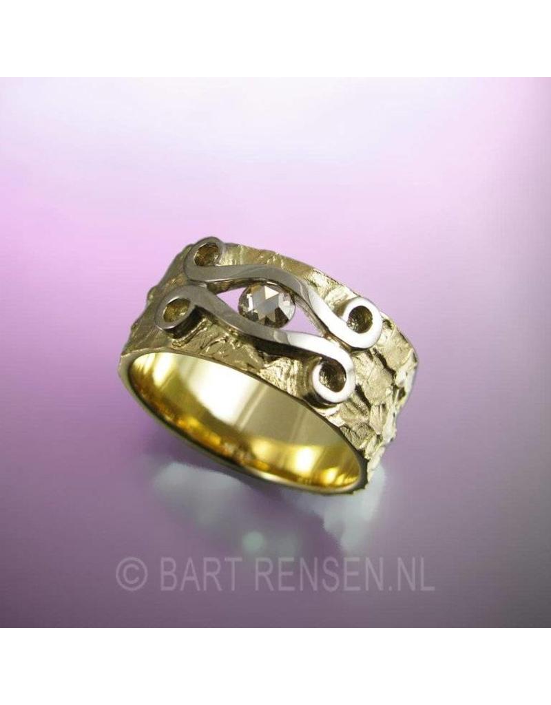Golden Ring with diamond