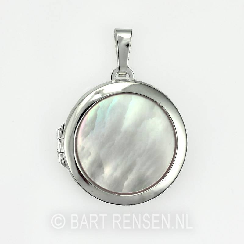 Medallion Pendant Silver