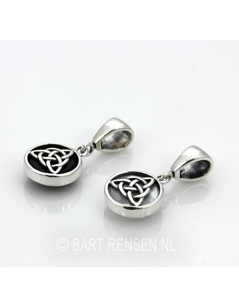 Triquetra hanger met steen - echt zilver