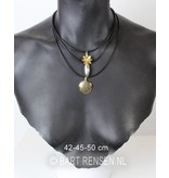 Luxe Rubber Collier met staaldraad kern.