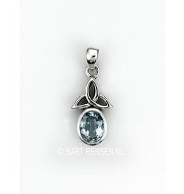 Triquetra pendant with stone- silver