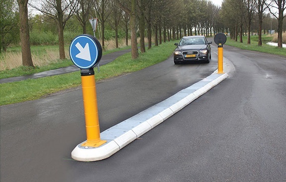 Modular traffic island from recycled rubber