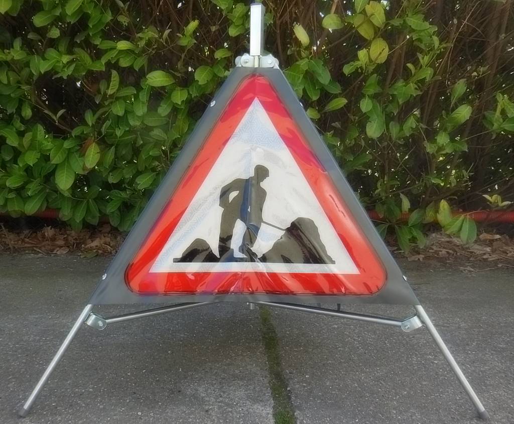 Three sided traffic sign workman A31