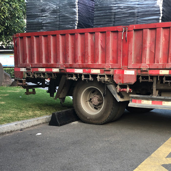Parkeerstop voor vrachtwagens en heftrucks