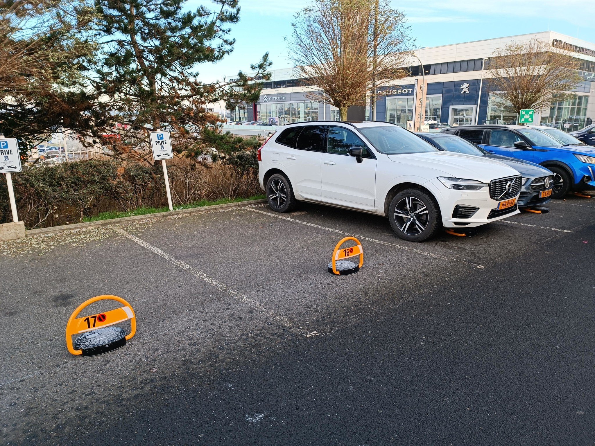 Arceau de parking automatique "STOPBAT" avec télécommande