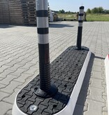 Modular traffic island black center element