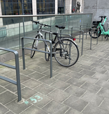 Platstaal fietsbeugel 750 x 1050 mm met dwarsbuis + RAL 7043