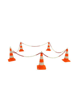 Delineation set cones with plastic chain