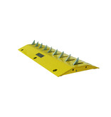 Traffic speed bump with teeth for one-way traffic