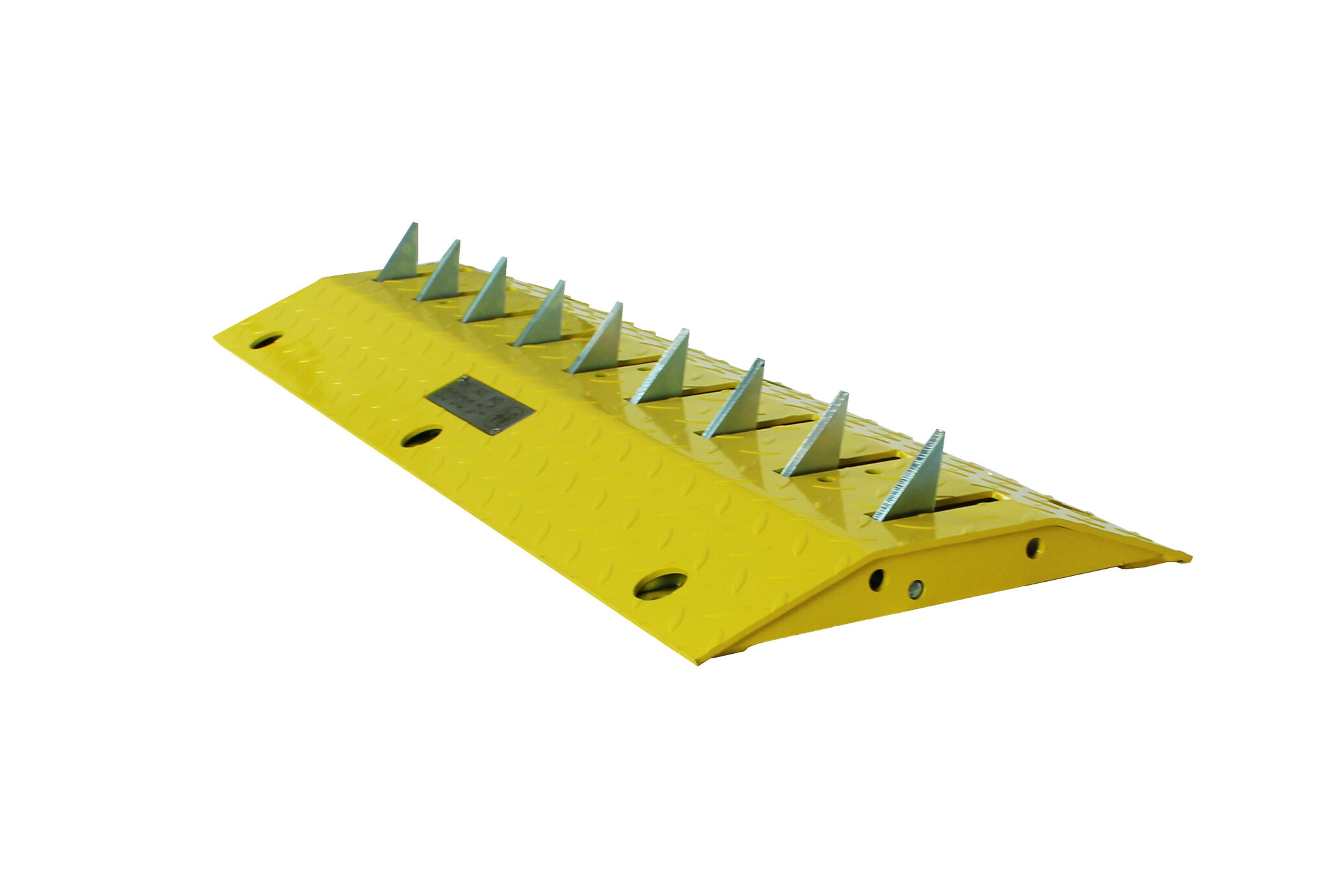 Traffic speed bump with teeth for one-way traffic