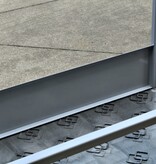 Passerelle de chantier avec garde-corps grises