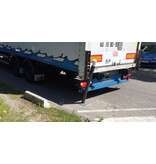 Flexible bollards with shape memory type "Amsterdam" to be cast concreted