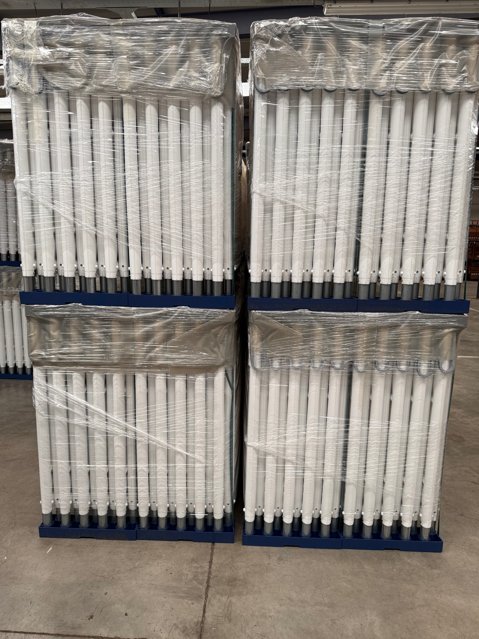Werfhek Euro 2 Barrier - rood-wit - 1110 x 2150 mm + RA2 - Klasse 2