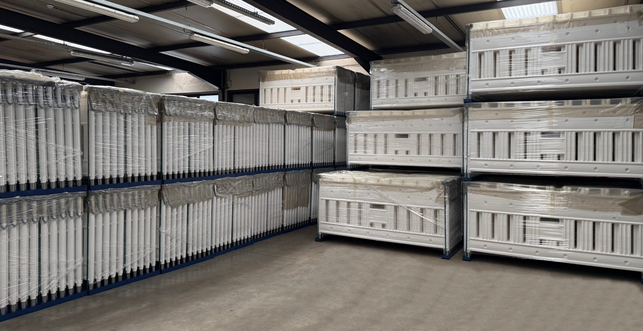 Werfhek Euro 2 Barrier - rood-wit - 1110 x 2150 mm + RA2 - Klasse 2