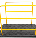Loopbrug werf met gele handrails