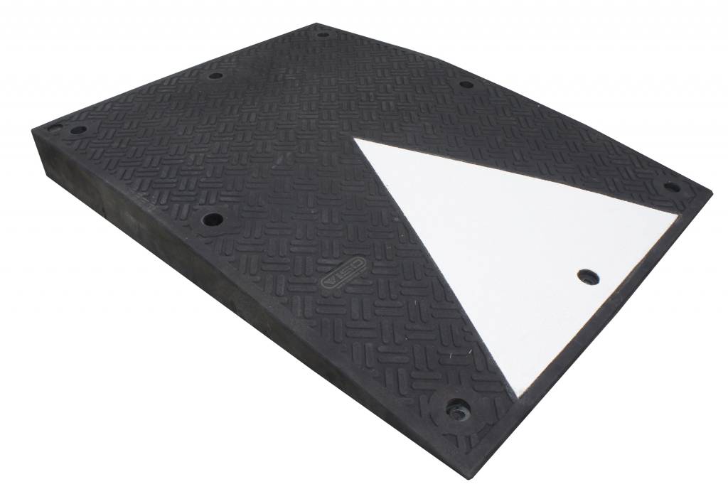 Rubber threshold ramp for wheelchair users