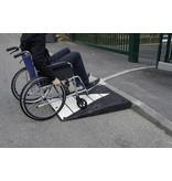 Rubber threshold ramp for wheelchair users