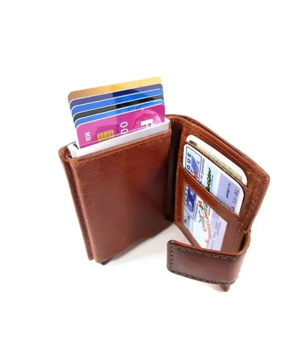 LEATHER DESIGN Met Figuretta Card protector in chic leren portemonnee Bruin