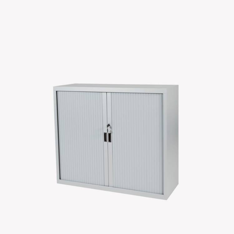 Claudius Plus Roldeurkast 115x80x45cm. Stalen ombouw en kunststof lamellen (ral 9006), voorzien van binnenuit verstelbare justeerdoppen, magneetsluiting, genummerde slot, vlakke uitgevoerde bodem (Interieur apart bestellen).