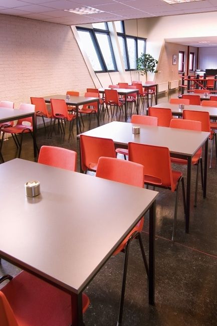 Kantinetafel of bureautafel