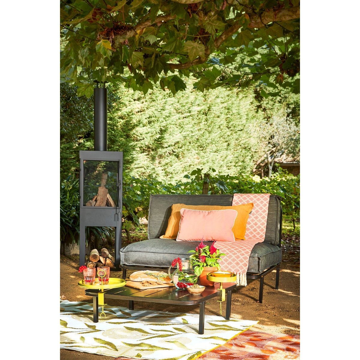 KantoormeubelenPlus Tuinhaard - L47 x B44 x H194 cm - Metaal - Zwart