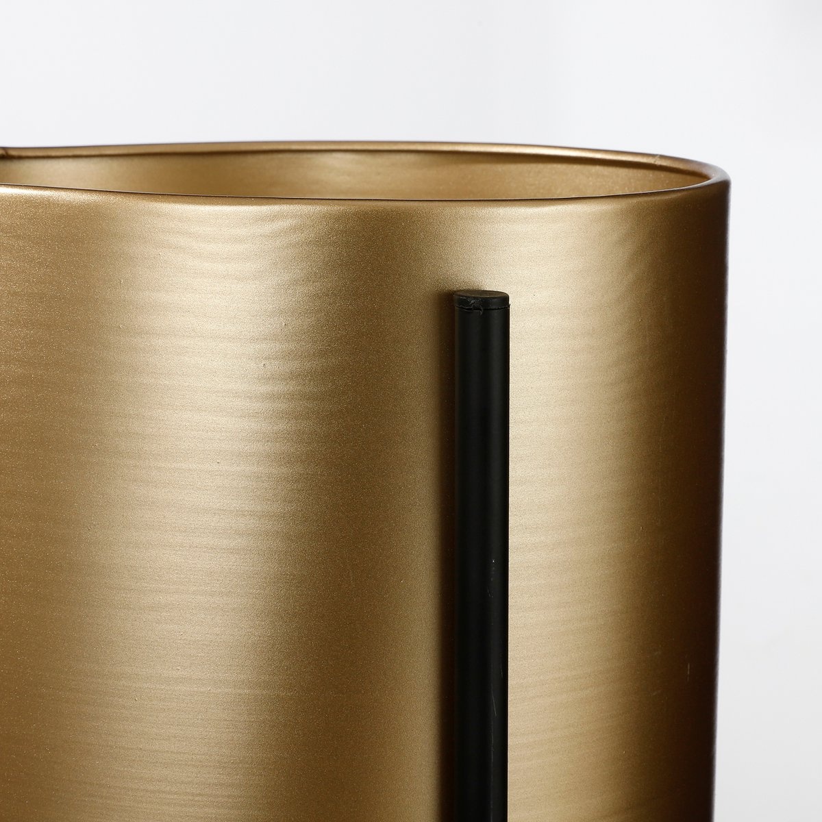 KantoormeubelenPlus Sverre Bloempot op Standaard - H28 x Ø19 cm - Goud, Zwart